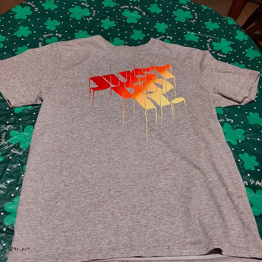 Like New Nike T